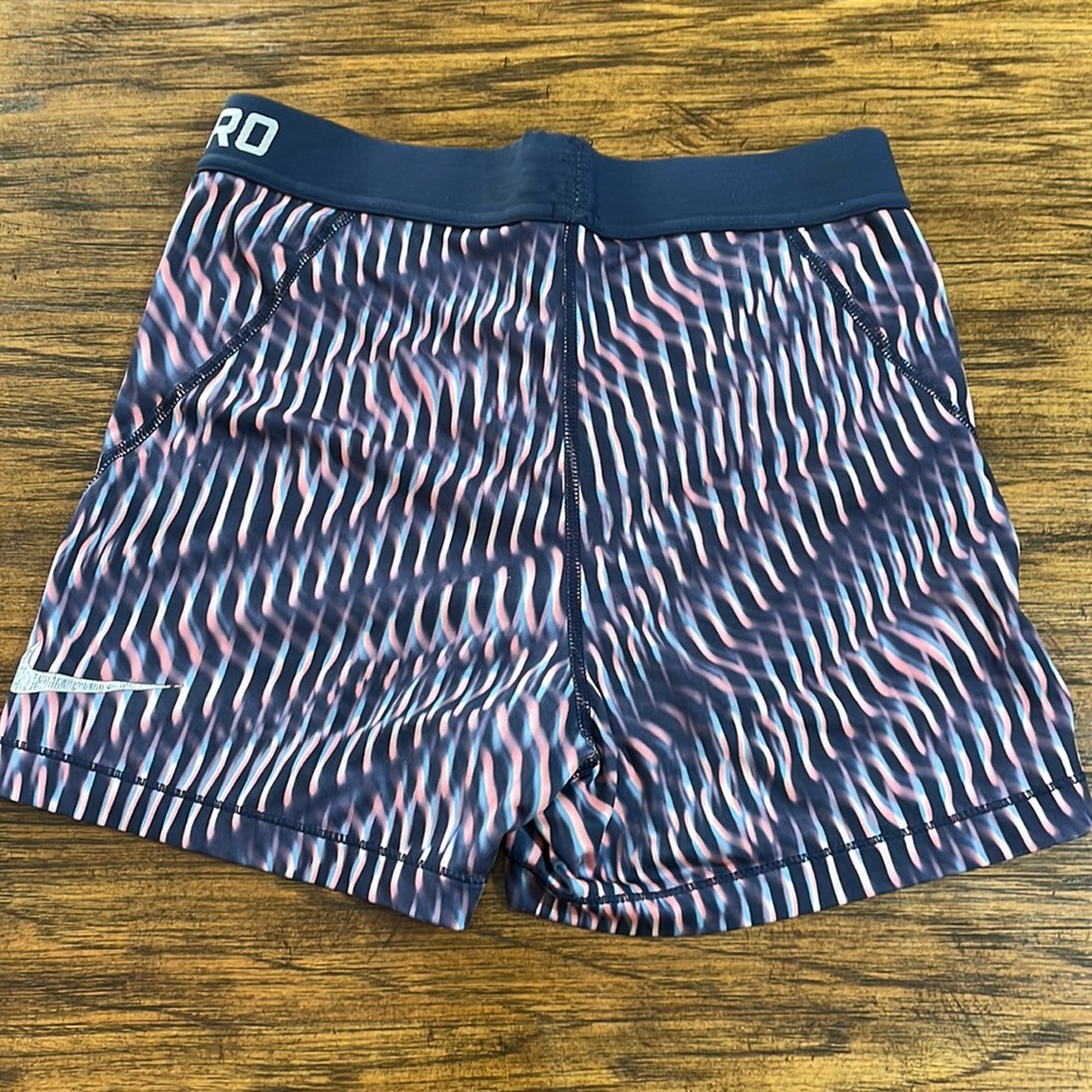 Nike Pro - Picture 2 of 2
